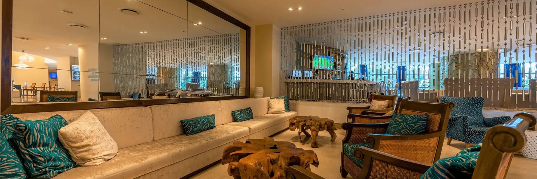 lobby area of Radisson Cartagena Ocean Pavillion - Cartagena Colombia